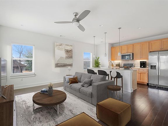 2nd image of 2305 Coronado St #1