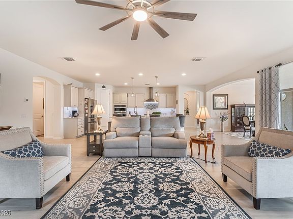 5th image of 10438 Skye Arroyo Ave