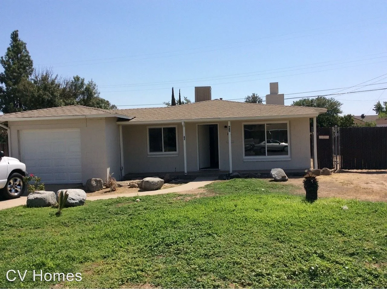 82 E Hampton Way photo 1