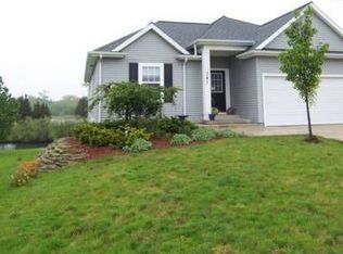 741 Channel Dr, Jackson, MI 49201