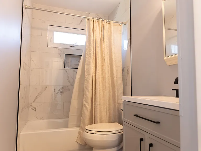 412 Kingswood Ter — Photo 7