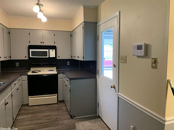 5th image of 8003 S Pinewood Dr