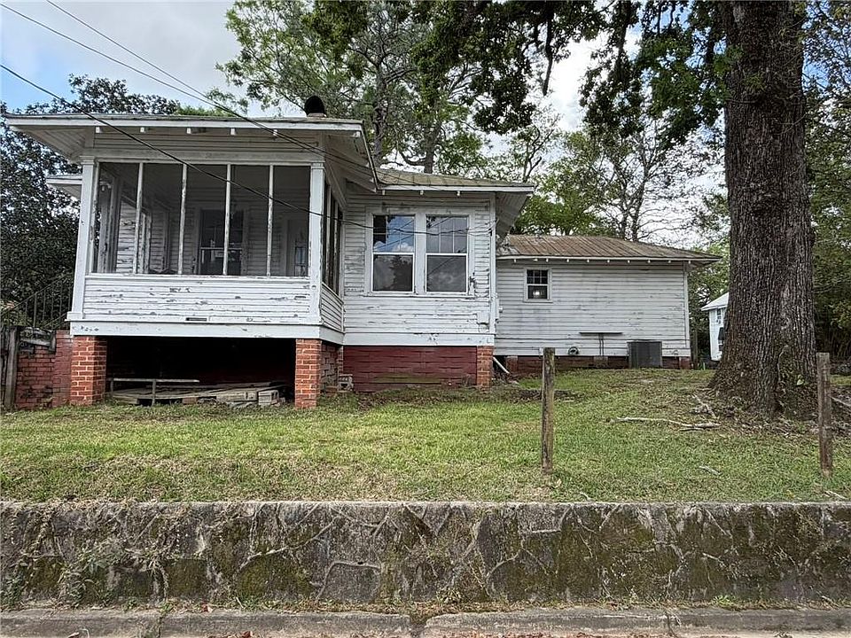 1st image of 302 6th St