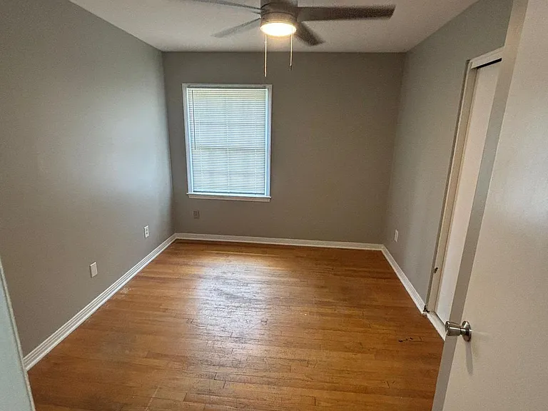 320 Vanderbilt Dr — Photo 21