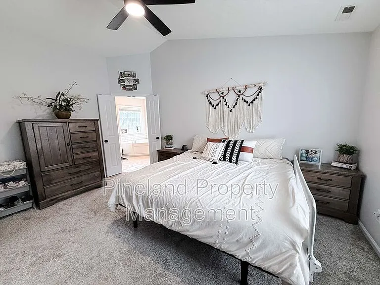 201 Old Colony Pl — Photo 11