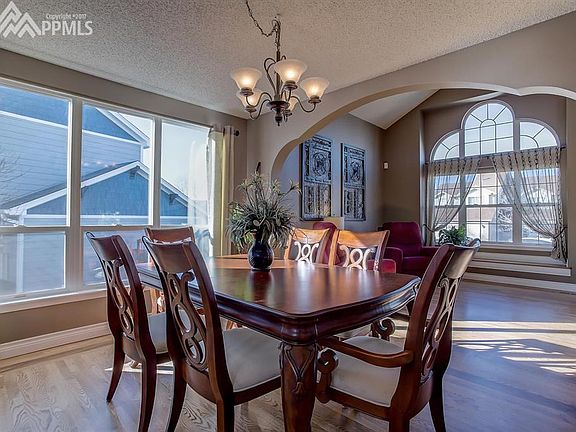 5th image of 9085 Melbourne Dr