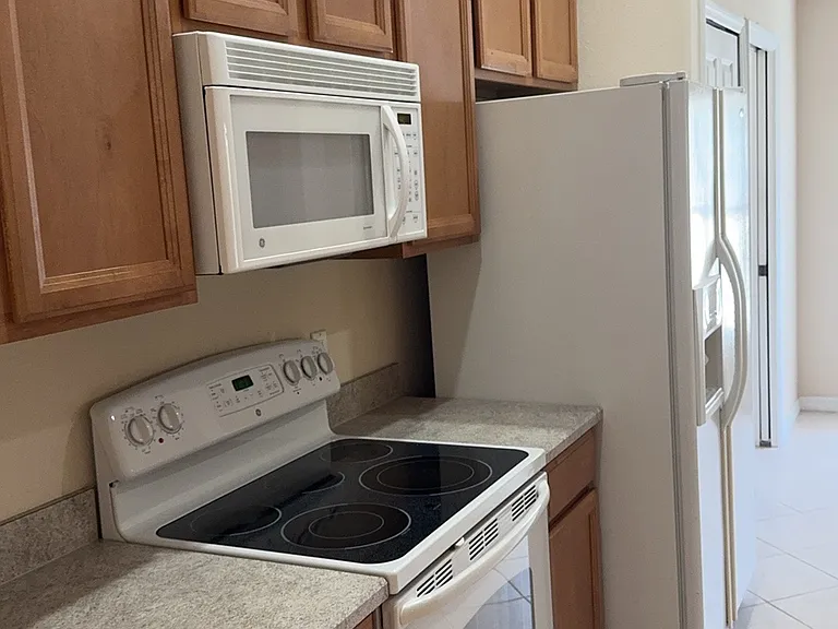2362 Glasbern Cir — Photo 7