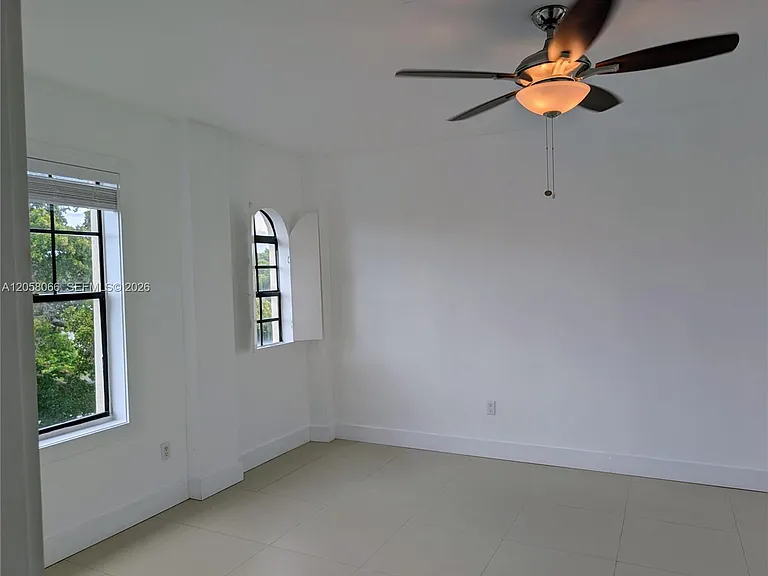 934 Michigan Ave #309 — Photo 9