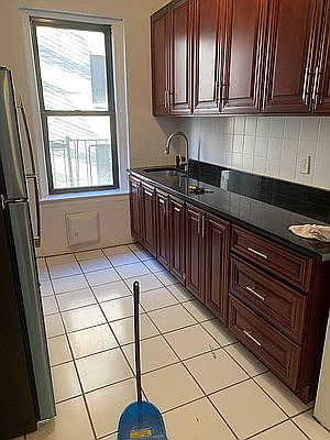 1st image of 713 W 170th St #28