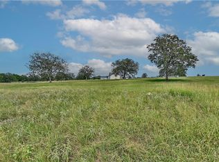 124 Sunny Day Dr, Red Rock, TX 78662