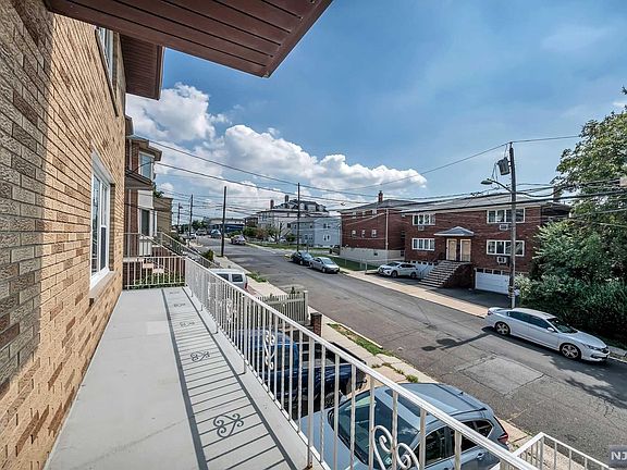 5th image of 439 Jersey Ave APT 2