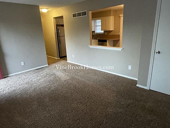 4th image of 8015 E 104th Ter