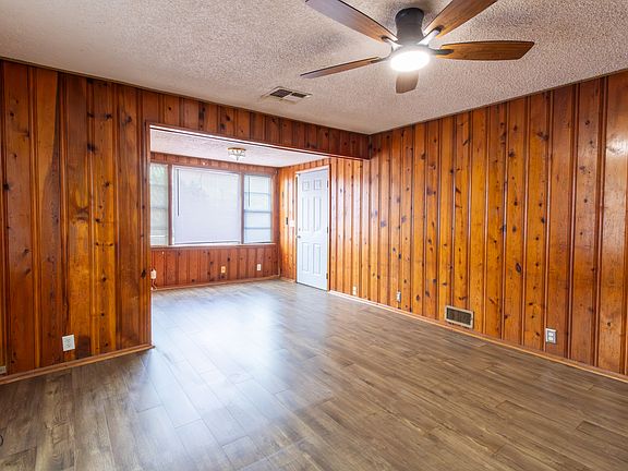 4th image of 709 E 1st St