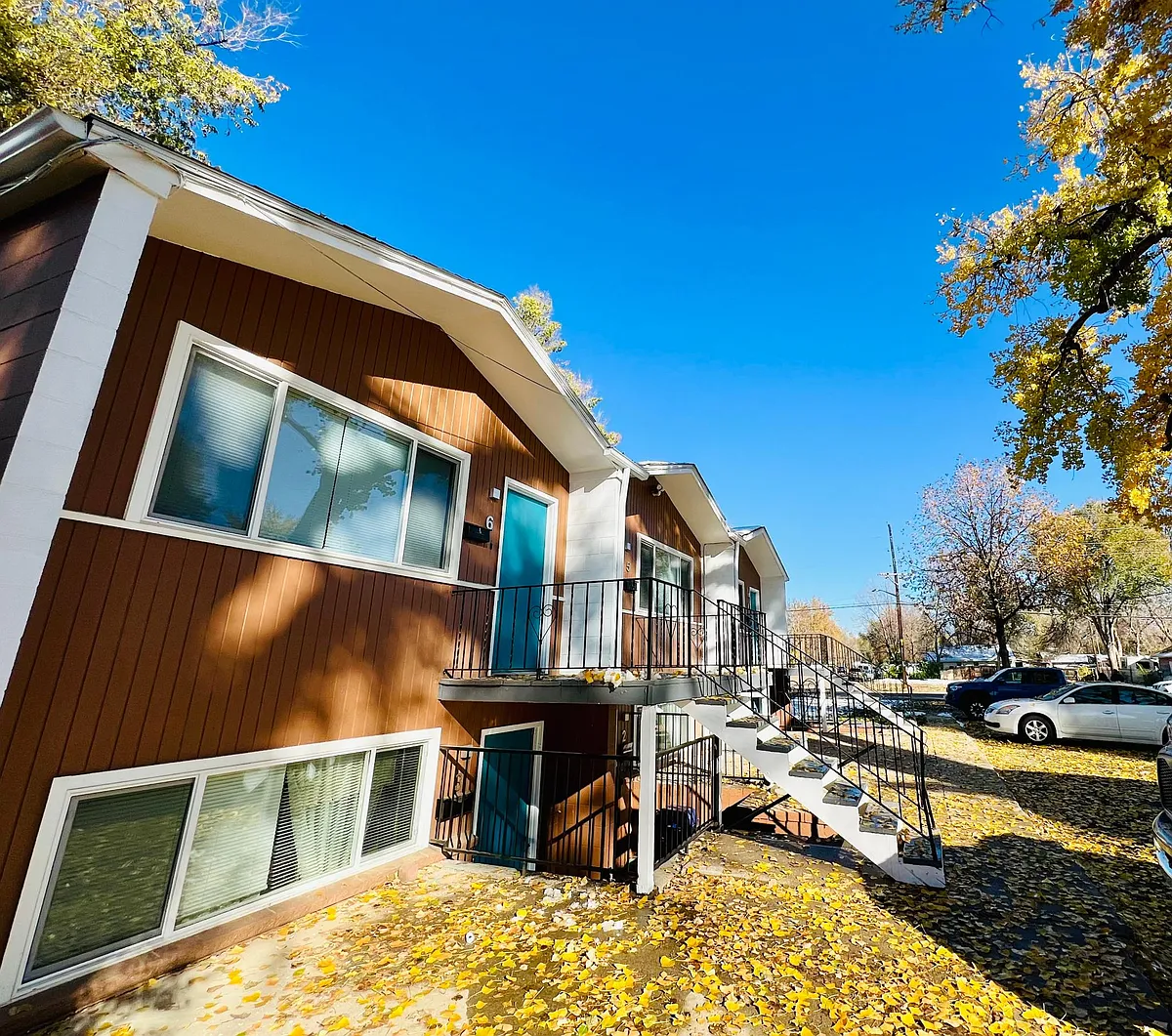 The Property - 6 4th Ave #6
