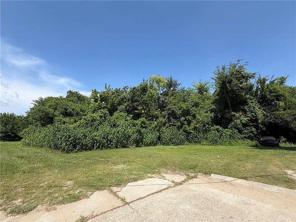 2nd image of 309 Estates Dr