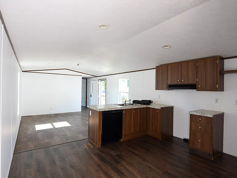 352 Johnson St #9 — Photo 11