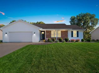 1318 Wolverine Trl, Green Bay, WI 54229