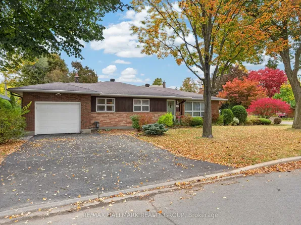1471 Orchard Ave, Ottawa, ON K1H 7C4