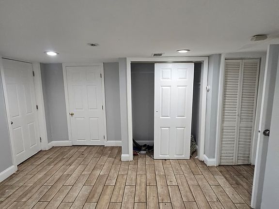 4th image of 211 W 3rd St #B