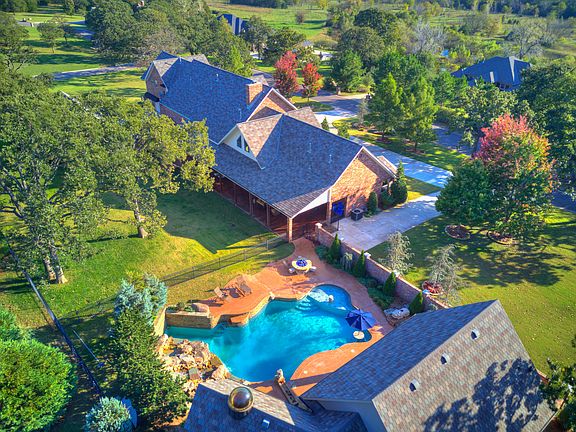 4th image of 1401 Wandering Oaks Ln