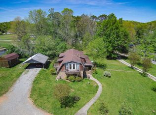 111 Old Edgemoor Ln, Powell, TN 37849