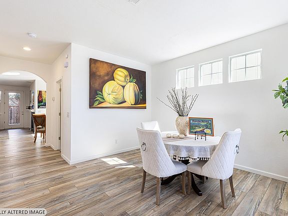 3rd image of 930 Langeburg Street