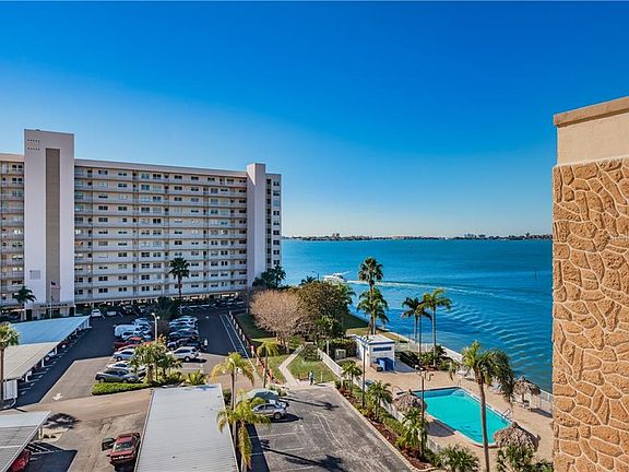 3rd image of 6075 Shore Blvd S APT 602