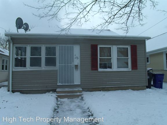 3rd image of 12717 Milligan Ave