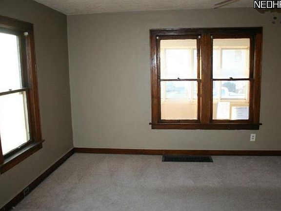 4th image of 1032 Mechanic Ave