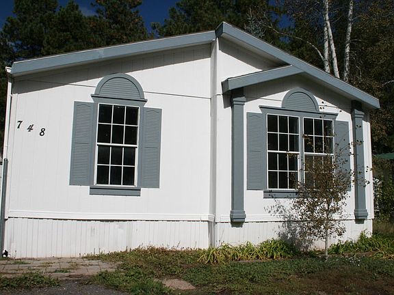 2nd image of 748 E Zuni Dr