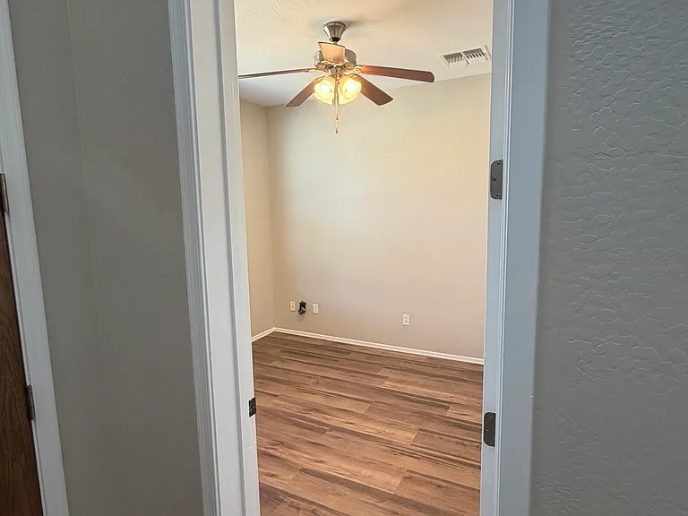 15485 W Montecito Ave — Photo 3