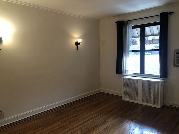5th image of 3167 32nd St