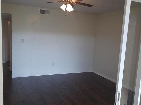 2nd image of 4105 Glenmoor Dr