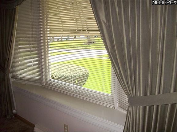 3rd image of 7869 Parmaview Ln