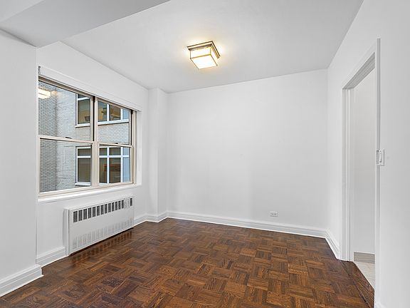 4th image of 136 E 55th St APT 4C