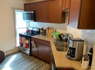 1034 Spaight St APT 4, Madison, WI 53703