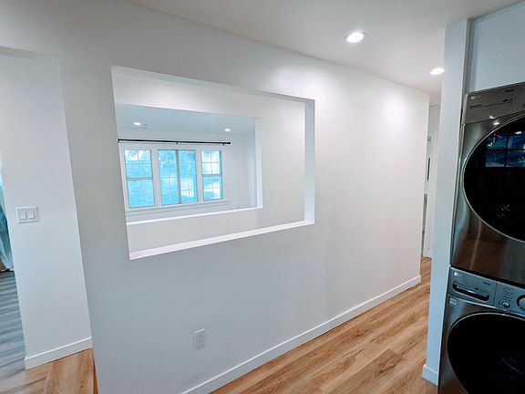 5th image of 909 Pine Grove Ave