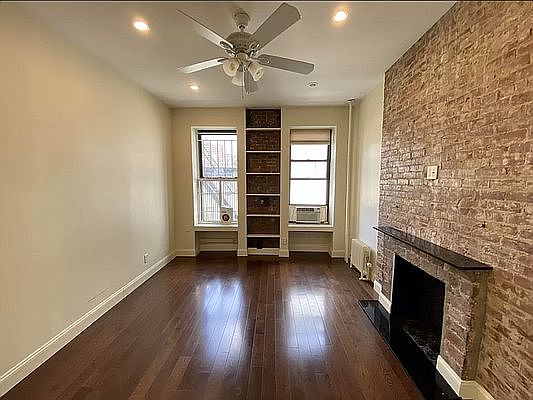 1st image of 264 W 22nd St #15
