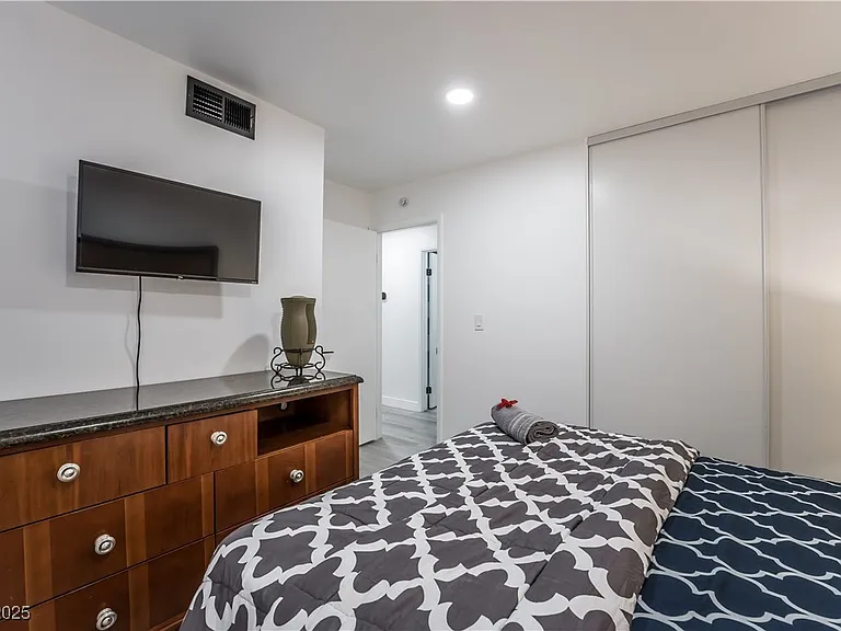 2364 Belvedere Dr — Photo 32