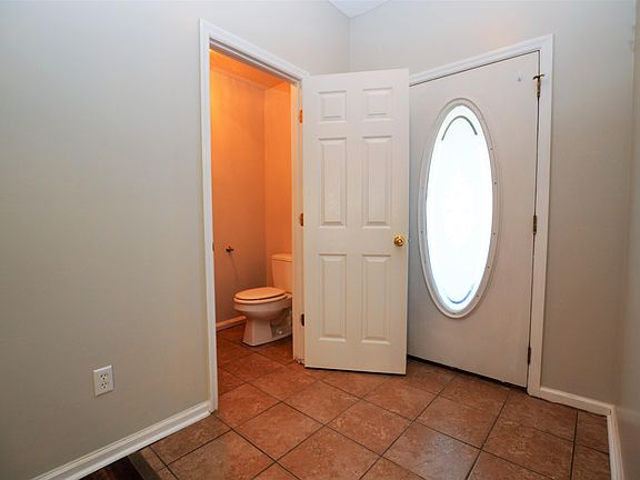 4th image of 2519 Muscogee Dr