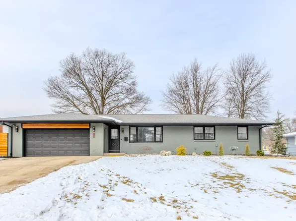 407 Grandview Dr, Normal, IL 61761