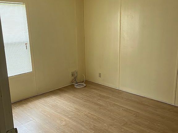 4th image of 8005 N Meadowview Cir #A