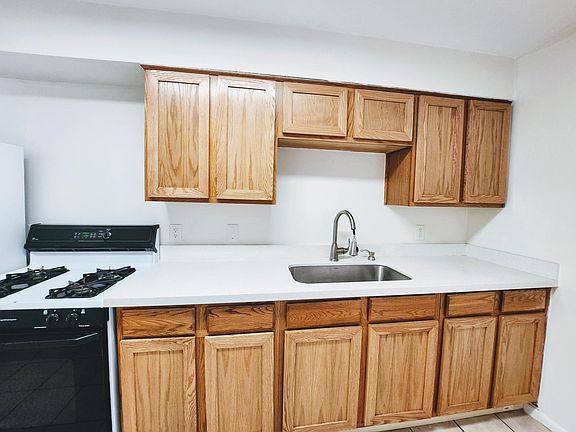 4th image of 10648 N 15th Ave #5
