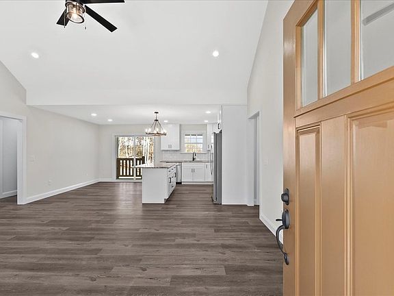5th image of 2904 Carol Cir