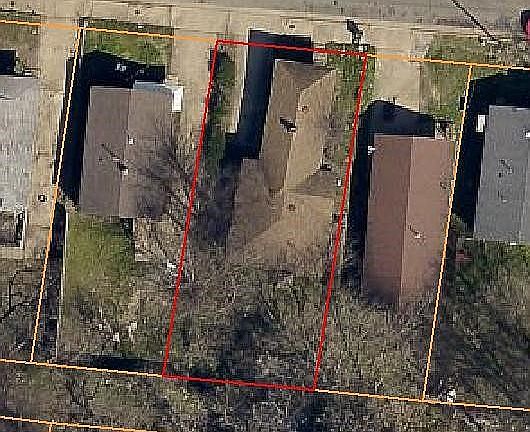 5th image of 225 W Dison Ave