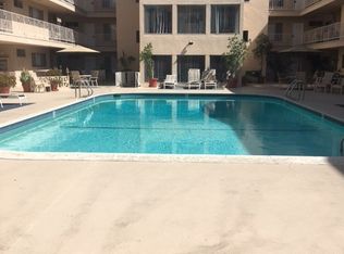 5150 Yarmouth Ave APT 301, Encino, CA 91316