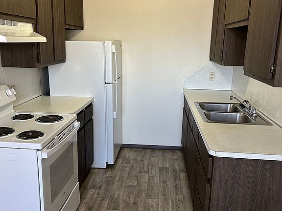 5th image of 1804 Western Ave #24