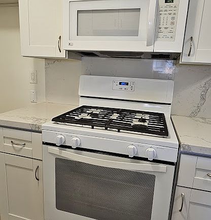 5th image of 1610 Granville Ave #18