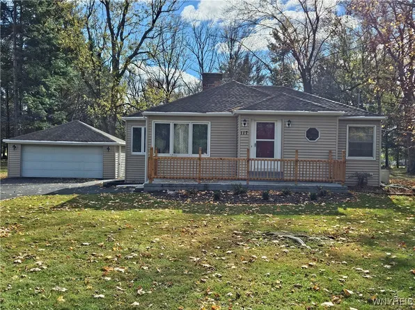 117 Blossom Rd, Buffalo, NY 14224