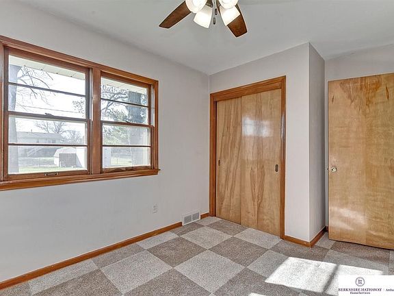 4th image of 2115 E Military Ave